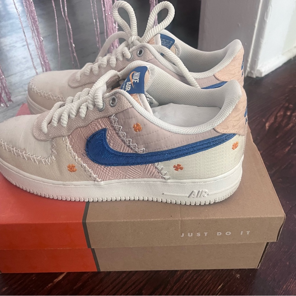 Nike Women's Air Force 1 '07 PRM - Picture 2 of 6
